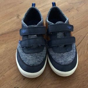 Osh Kosh casual shoes